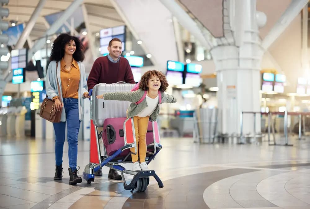 De Paris/Nantes/Lille à la Côte d'Azur : Comment organiser son arrivée à l'aéroport de Nice sans stress